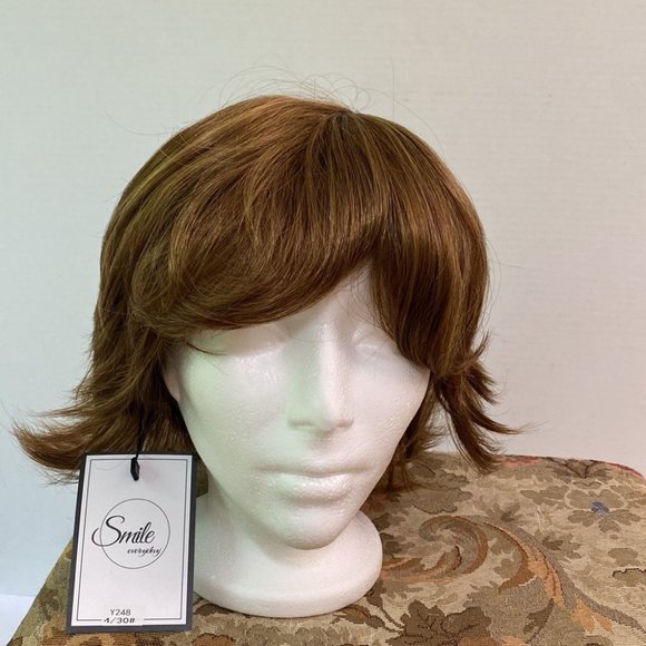 Other - Brown short wig with bangs Synthetic new with tags